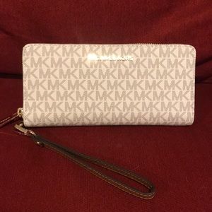 Michael Kors leather logo continental wristlet